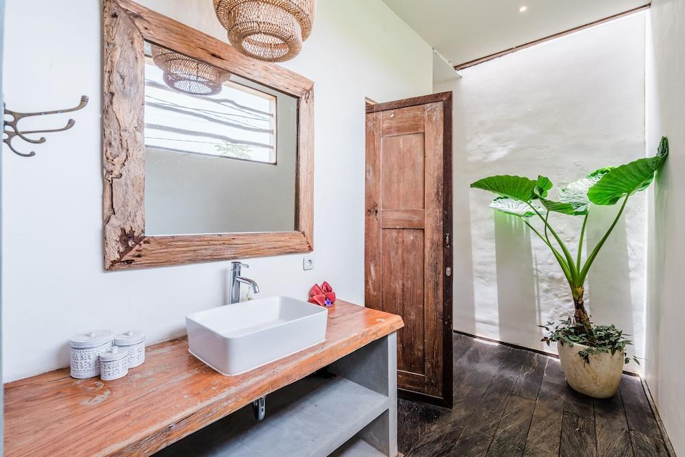 Kula Villa by Betterplace