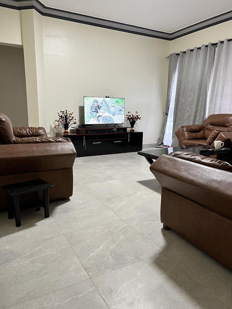 Inviting 9-bed Villa in Kampala