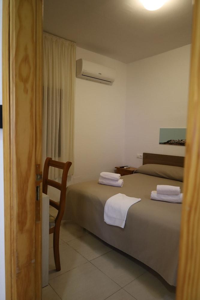 Hospedium DLJ Hostal Ben Nassar