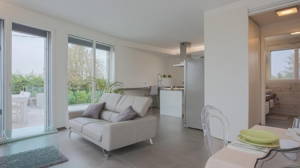 Villa Lisa 8 Emma Villas