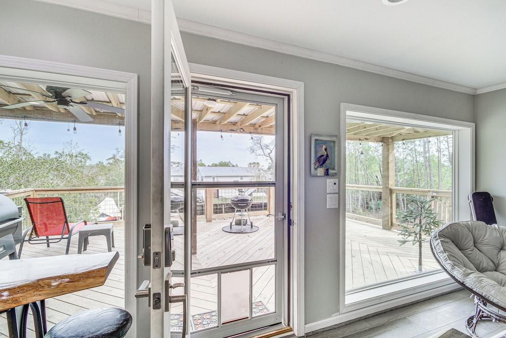 Bay St Louis Home w/ Private Dock + Kayaks!