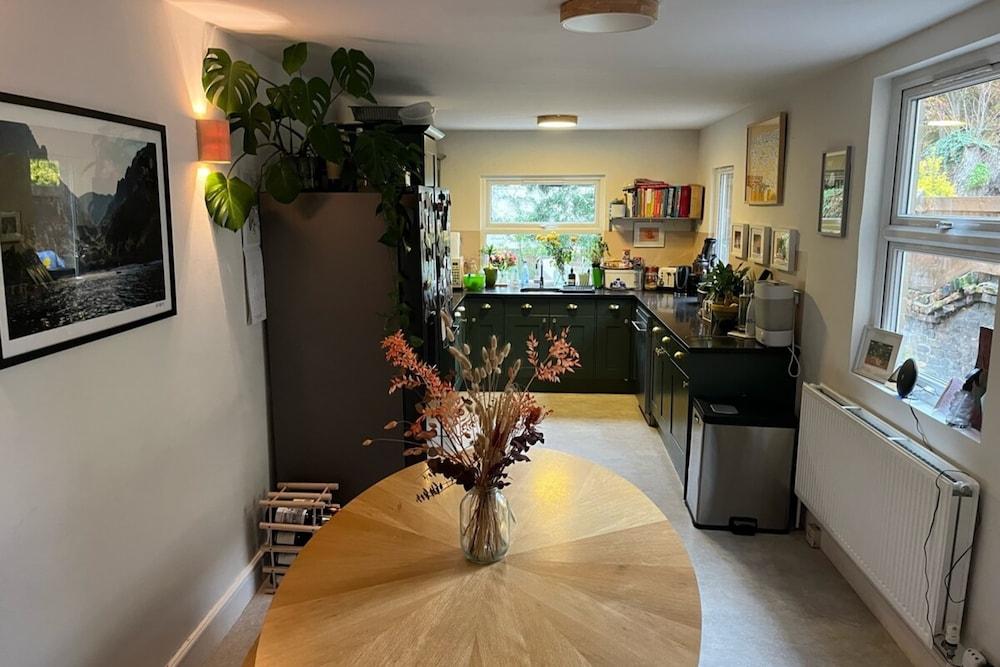 Dreamy 3BD House W/large Patio - Stoke Newington!
