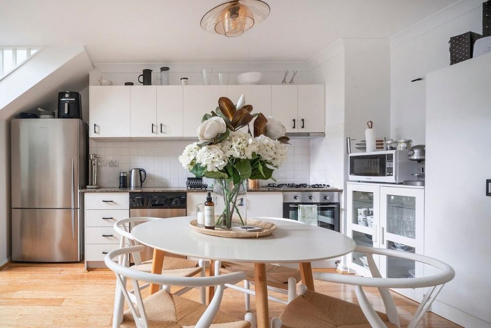 Loft Style Apartment in the Heart of Surry Hills
