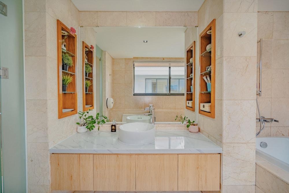 4-Bedroom Apartment in The Ocean Villas Resort