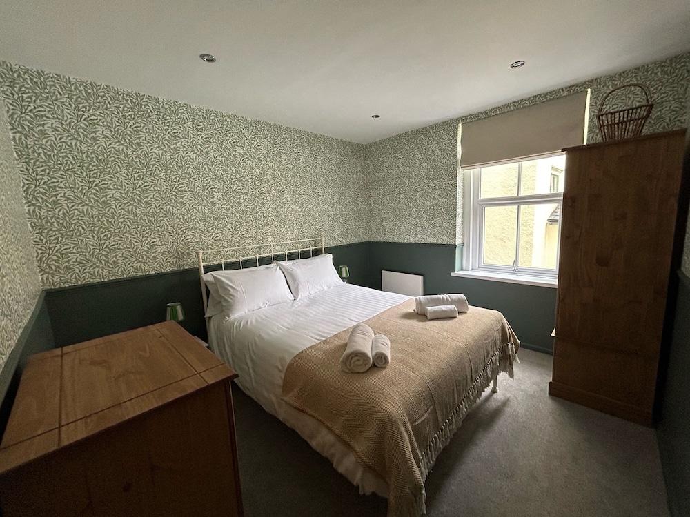 Secret Garden, 34C Clarence Street