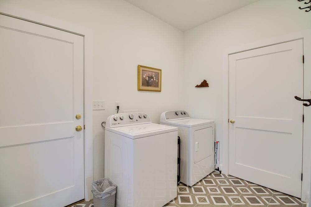 Charming Appomattox Home: Half-mi to Main Street!