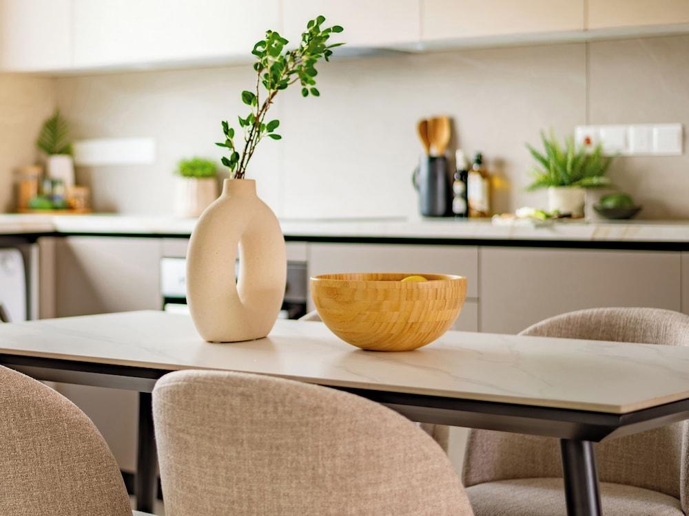 Sanders Florida - Sunny 1-bdr Apt With Shared Pool