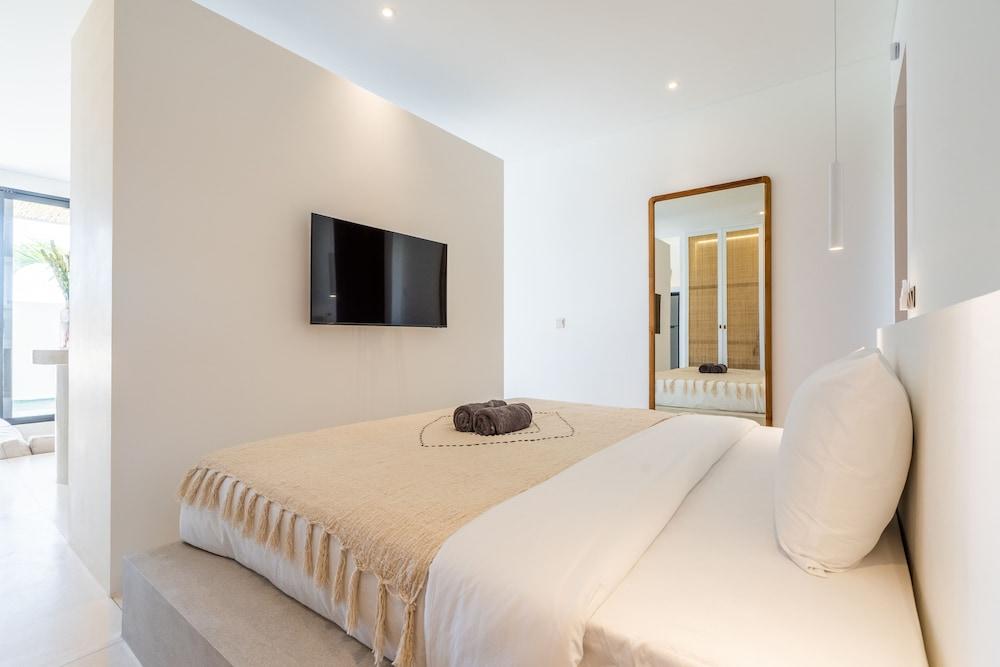 Sore Suites at Pererenan by Betterplace