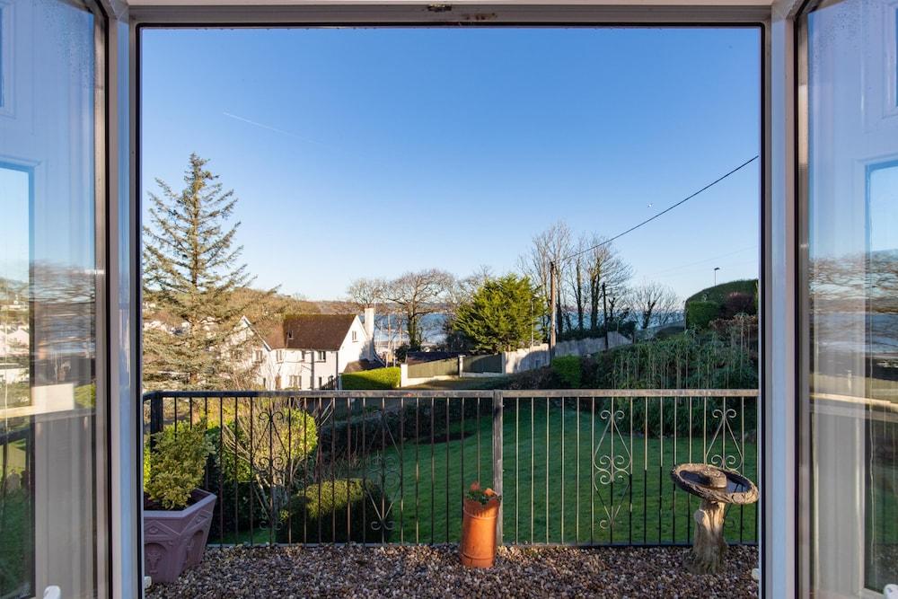 Four Oaks - Sea and Harbour Views