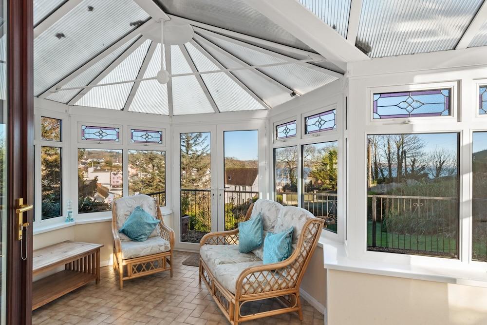 Four Oaks - Sea and Harbour Views