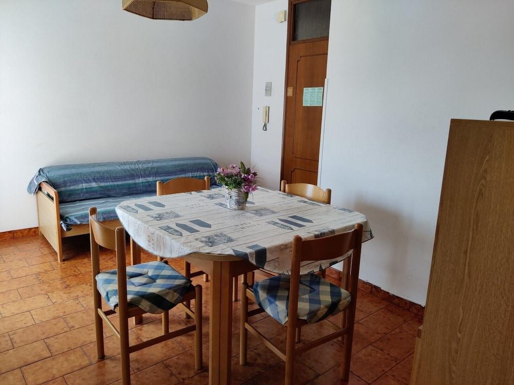 Charming Flat Close to the Beach