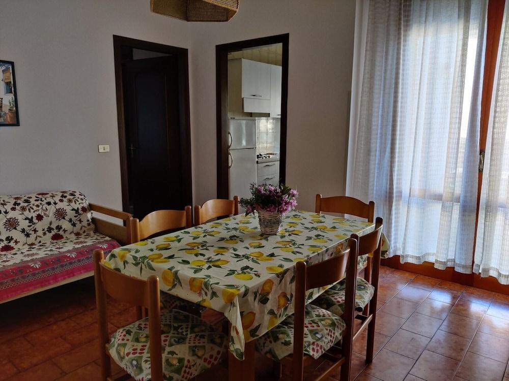 Spacious Apartment Close to the Beach - Beahost
