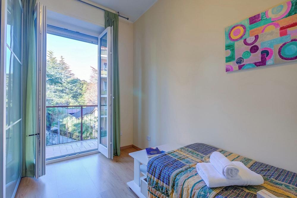 Alelu Classy And Chic Stresa Center