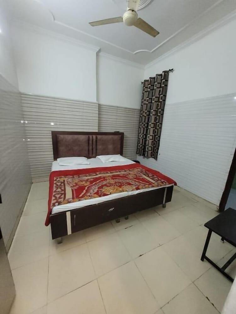 Asha Guest House