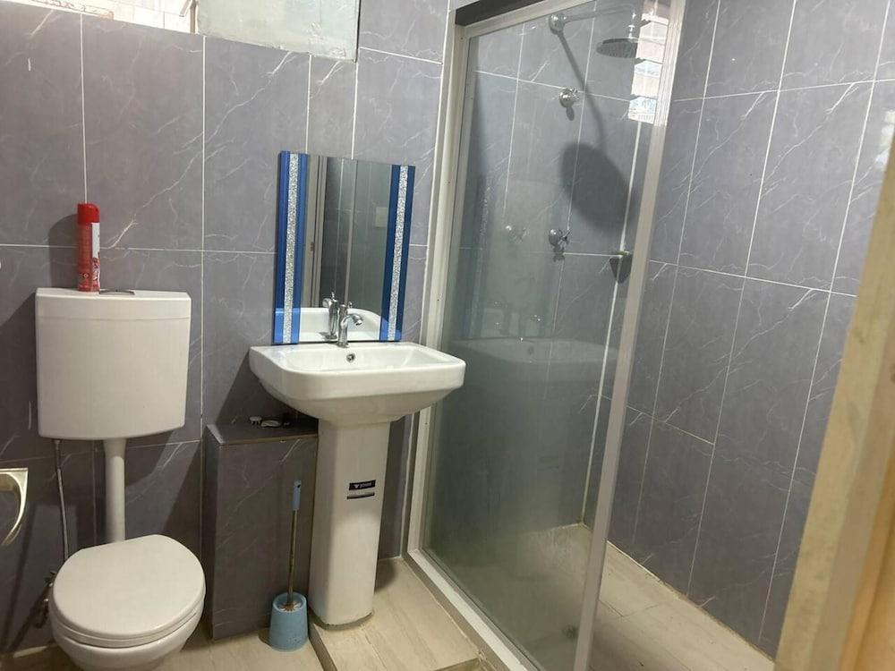 Seaview- Balcony- Aircon- Onsiteparking- Freewifi