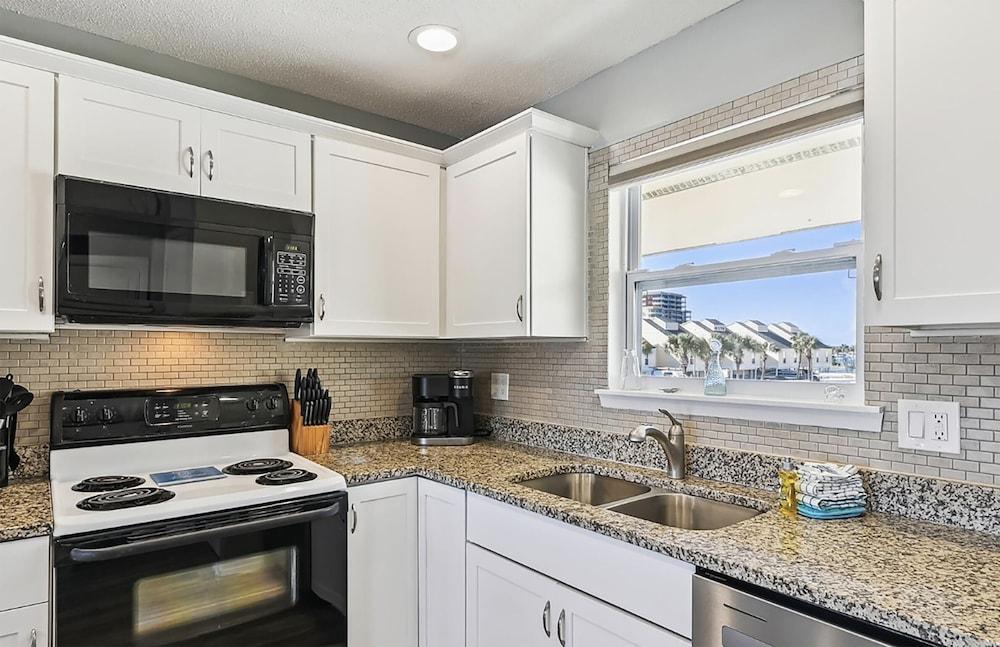 Sandpiper Cove 3202 2 Bedroom Condo by RedAwning