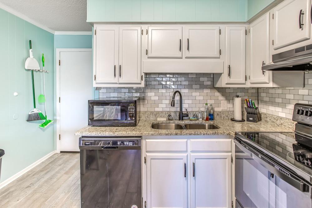 Myrtle Beach Condo w/ Balcony + Ocean Views!