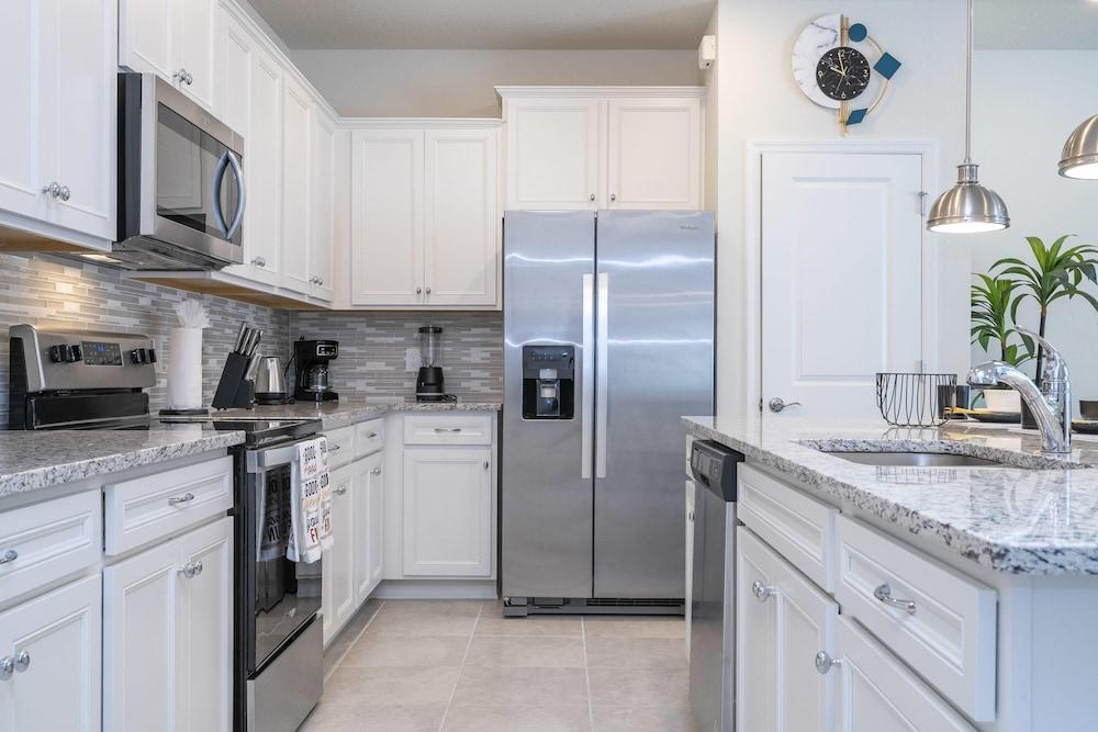 Gorgeous 5Bd w Pool at Windsor Island Resort 3882