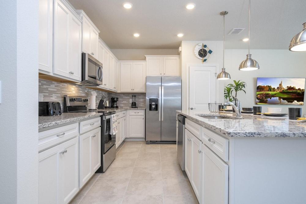 Gorgeous 5Bd w Pool at Windsor Island Resort 3882