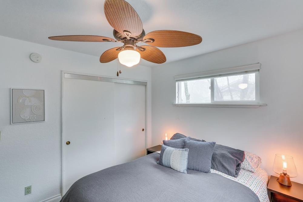 Mid-century Mod Cottage, Steps to Lake Gregory!