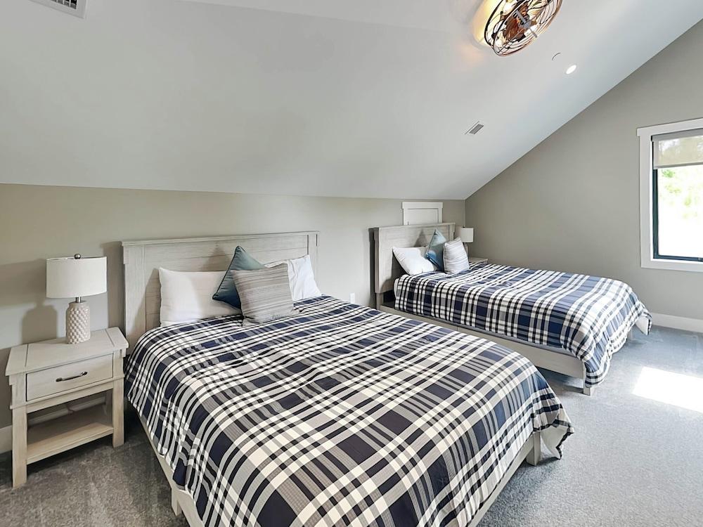 Heavenly Summit by Taylor Made Deep Creek