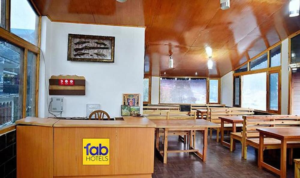 Fabhotel Whistling Winds