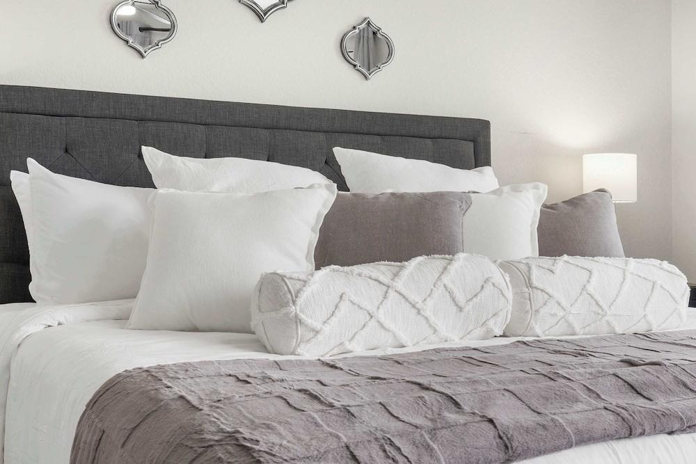 Catch the Sunrise - Branson Mo - Holiday Hills - 2bd Condo!