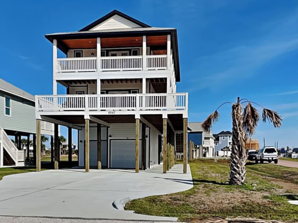 Pescador's Paradise by Ryson Vacation Rentals