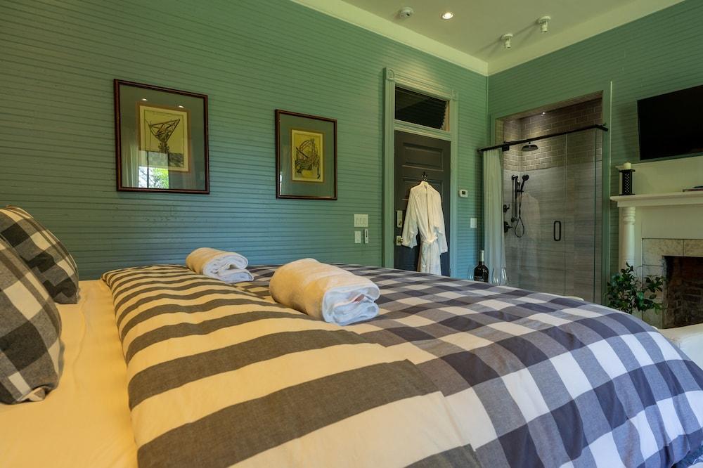 Auburn Bed and Breakfast