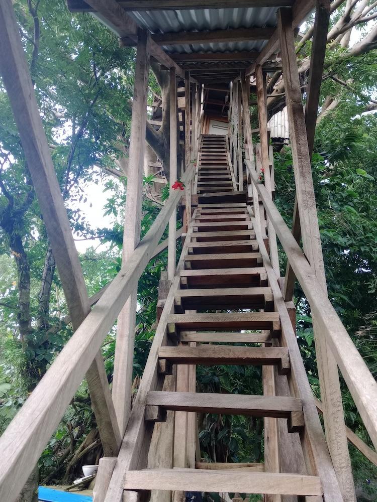 Thomas yasur view lodge