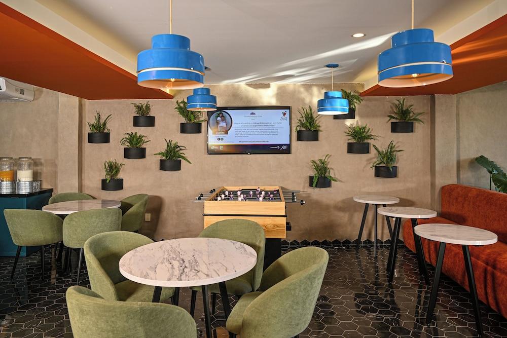 Vista Express Guadalajara Expo SureStay Collection by BW