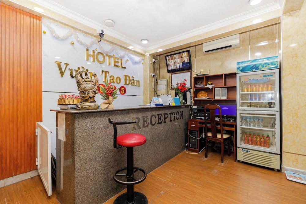 Vuon Tao Dan Hotel Near Ben Thanh Market