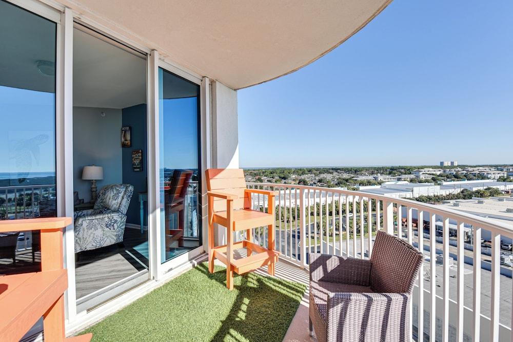 Palms of Destin Resort Condo w/ Private Balcony!