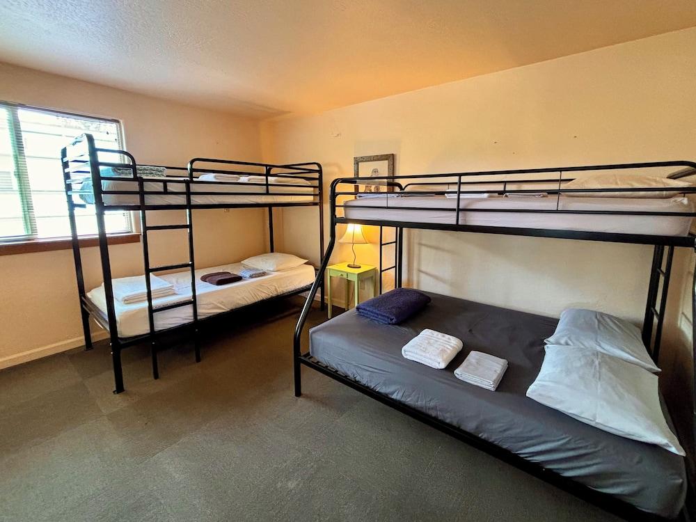 Ashland Commons Hostel