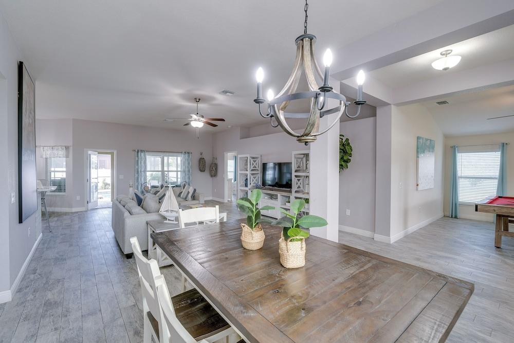 Port Charlotte Home w/ Screened Pool Near Golf!