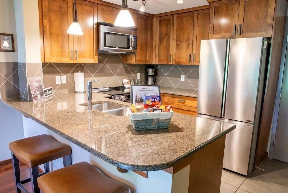 Stoneridge Resort - Mountain View - Pool & Hot Tub