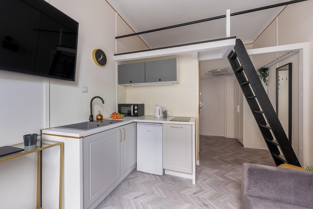 Sienna Modern Studio by Renters