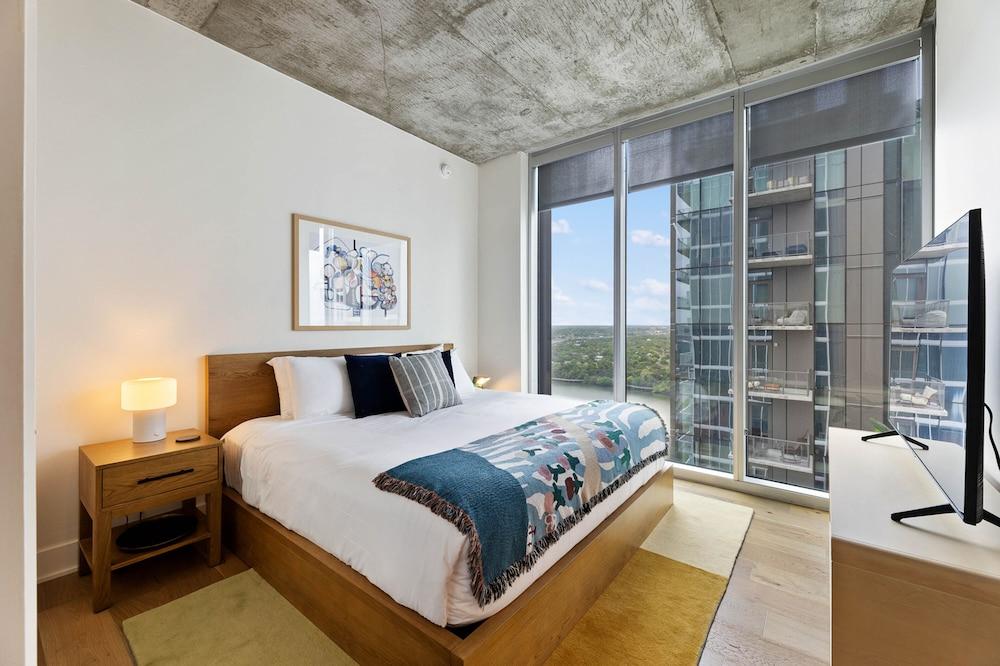 Sunshine Condo in Downtown Austin