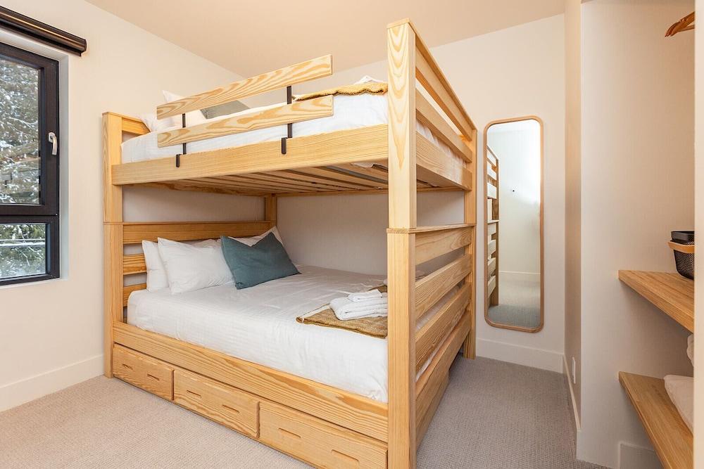 Tally Ho By Revelstoke Vacations