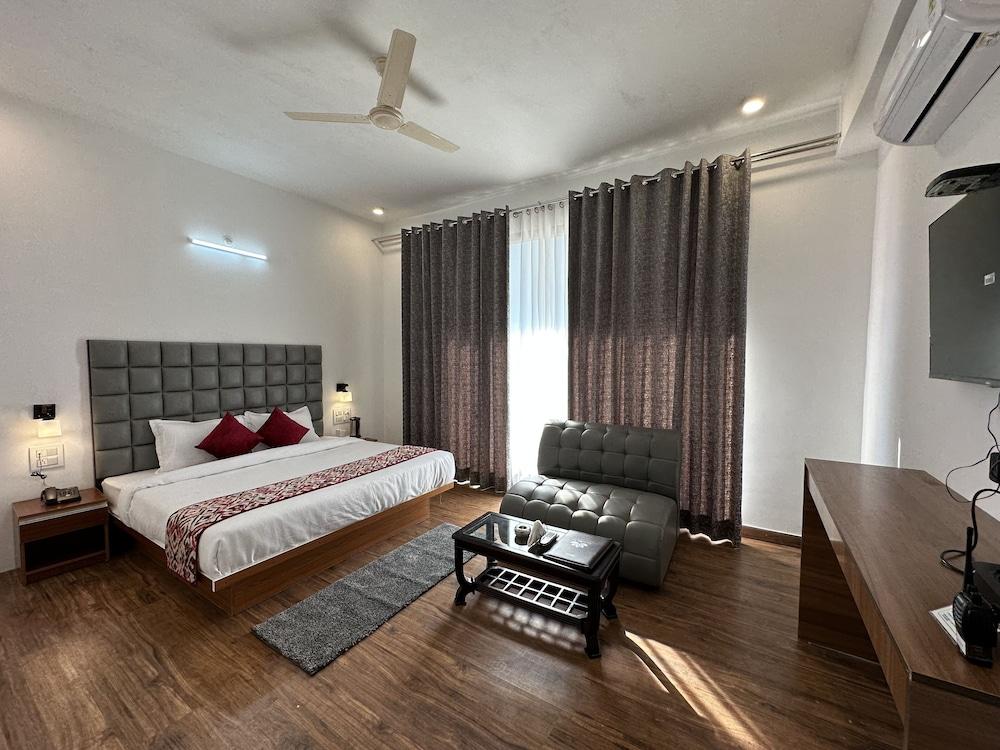 Gezellig Inn - Magic Mountain