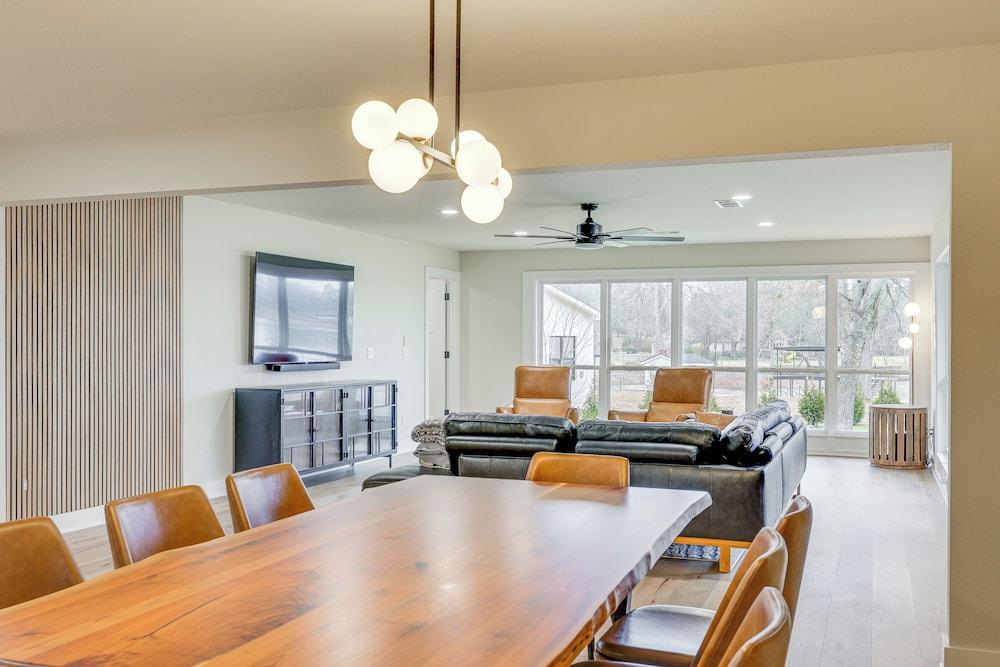 Grand Lakefront Home in Hot Springs w/ Boat Dock!