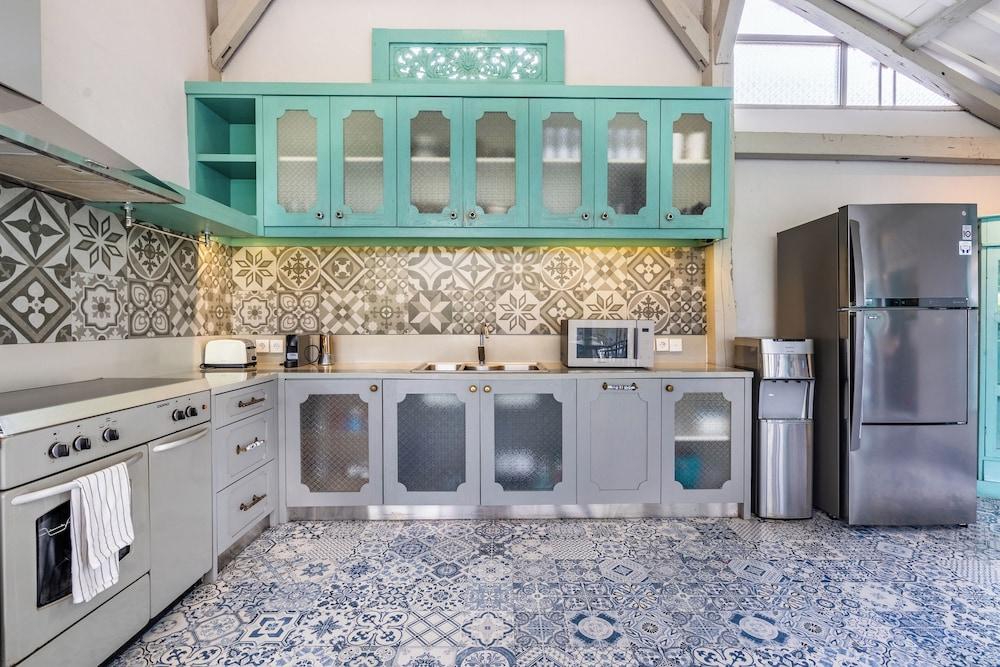 Plum Villa by Betterplace