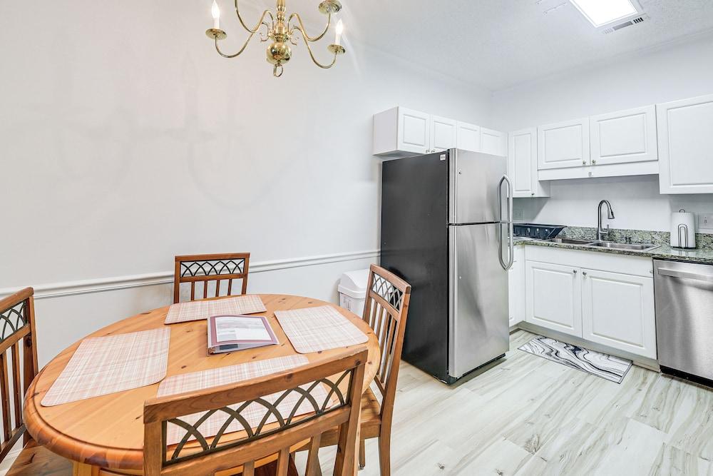 1 Mi to Beach: Myrtle Beach Condo w/ Pool Access