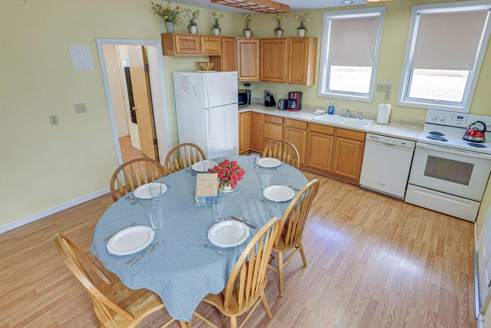 Remodeled Pioneer Home in Hurricane w/ Patio!