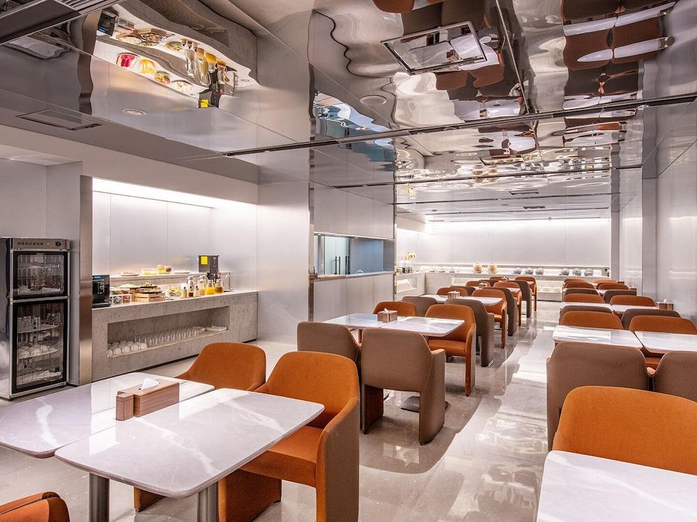 Crystal Orange Wangfujing Hotel