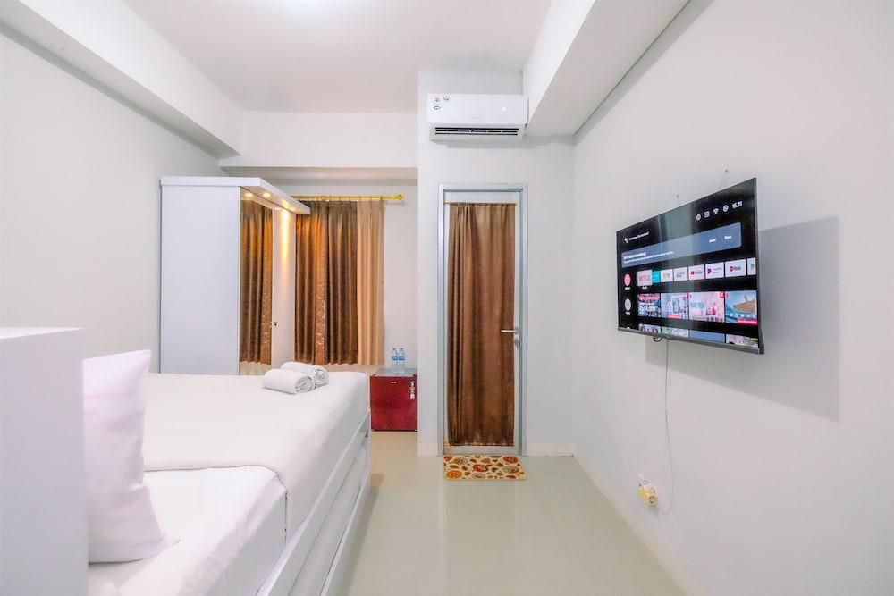 Minimalist Studio Transpark Juanda Bekasi Timur Apartment