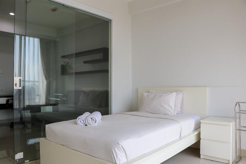 Nice And Comfy 1Br At Dago Suites Apartment