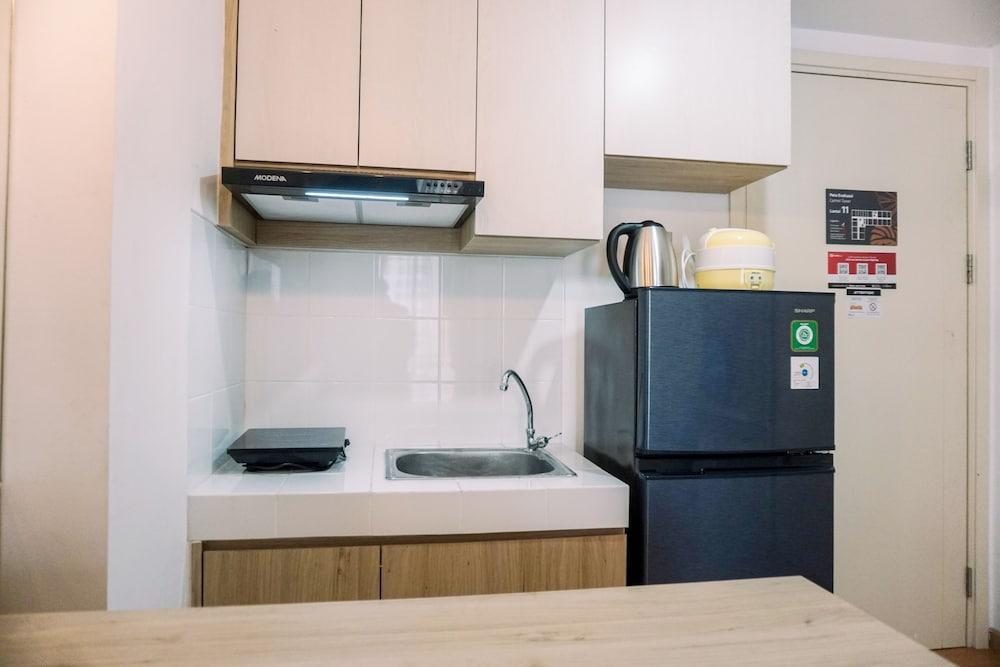 Modern And Homey 2Br Apartment At M-Town Residence