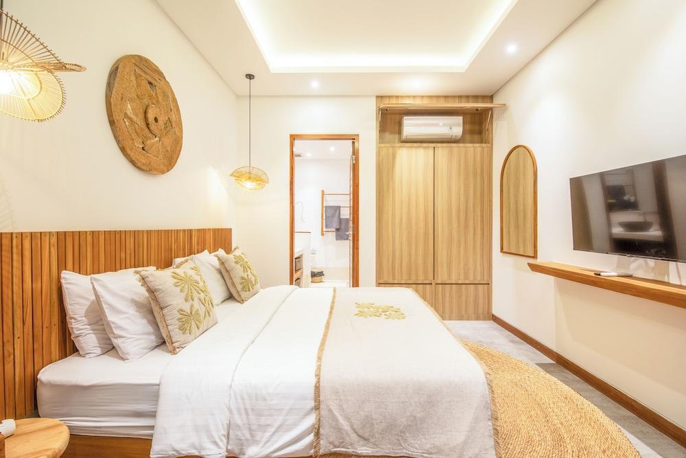 Coastal Comfort: Cozy 4BR Villa, 5 Min Walk to Finns Beach