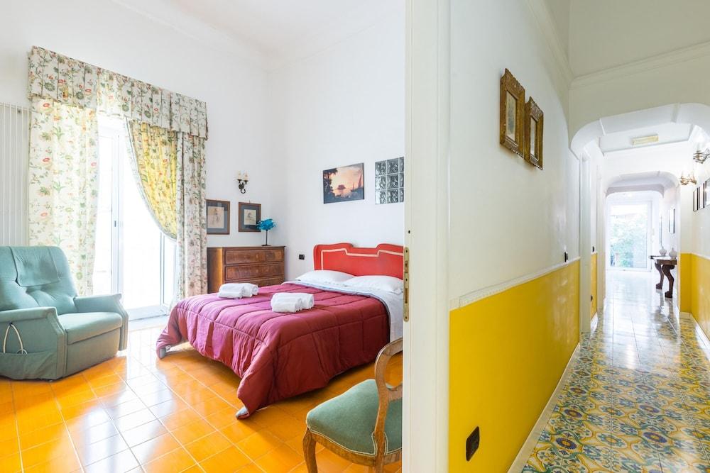 Charming House With Terrace at Historical Center